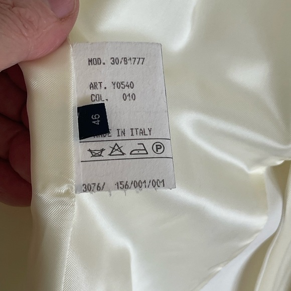 VICTOR VICTORIA WHITE COAT - Picture 8 of 15